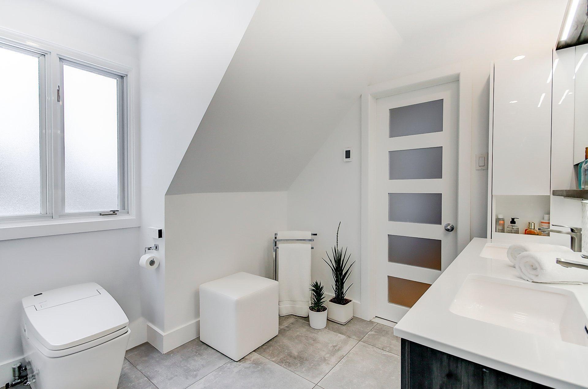









475


Rue Beaumont E.

,
Saint-Bruno-de-Montarville,




QC
J3V2R2


