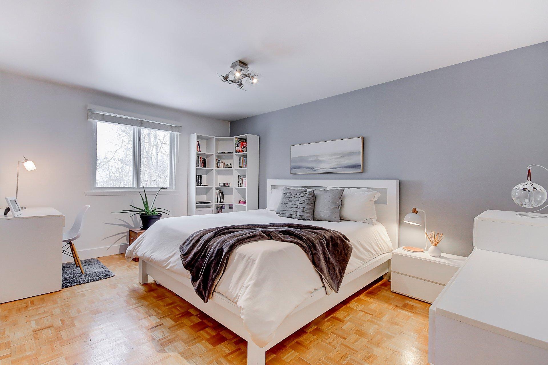 









475


Rue Beaumont E.

,
Saint-Bruno-de-Montarville,




QC
J3V2R2

