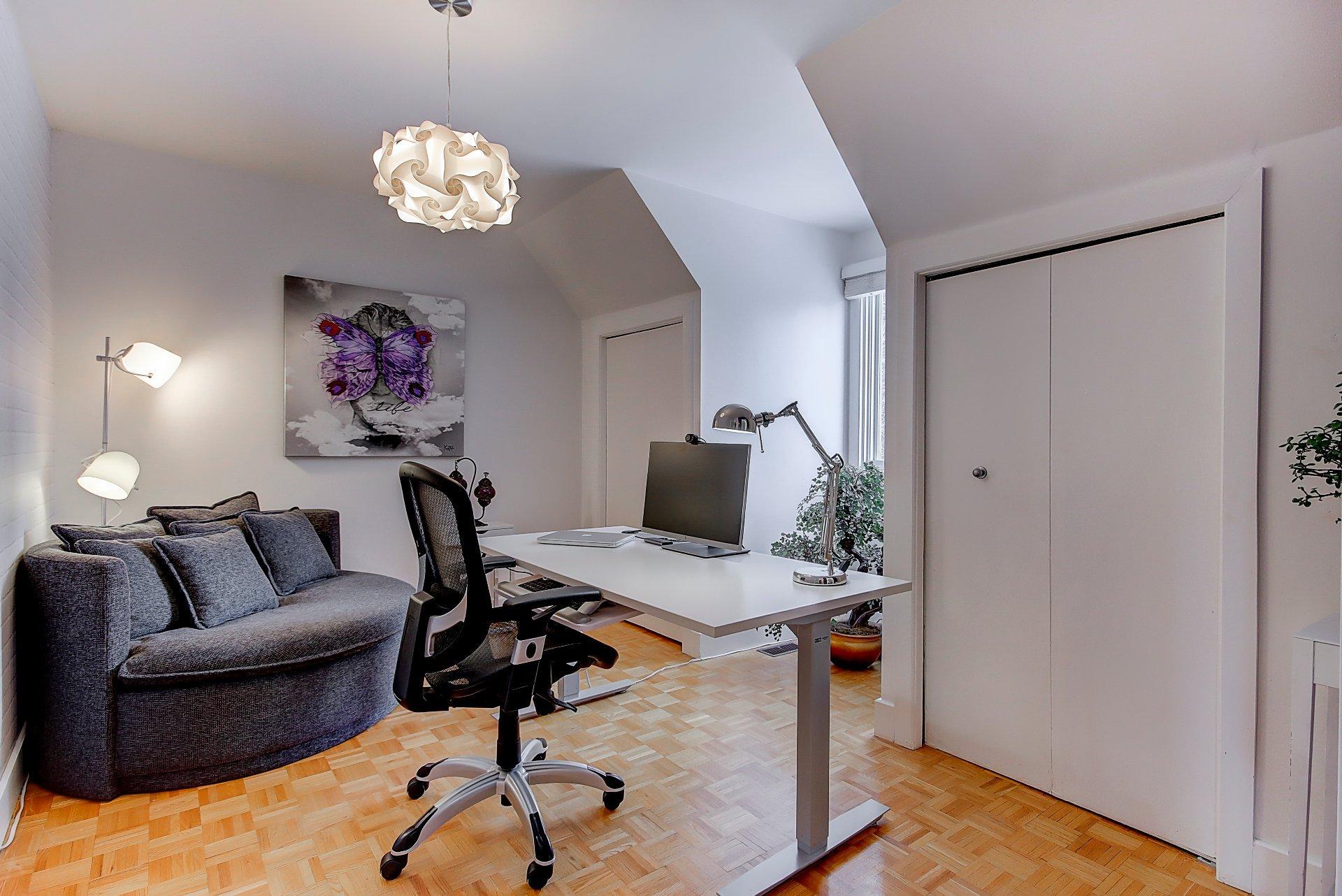 









475


Rue Beaumont E.

,
Saint-Bruno-de-Montarville,




QC
J3V2R2

