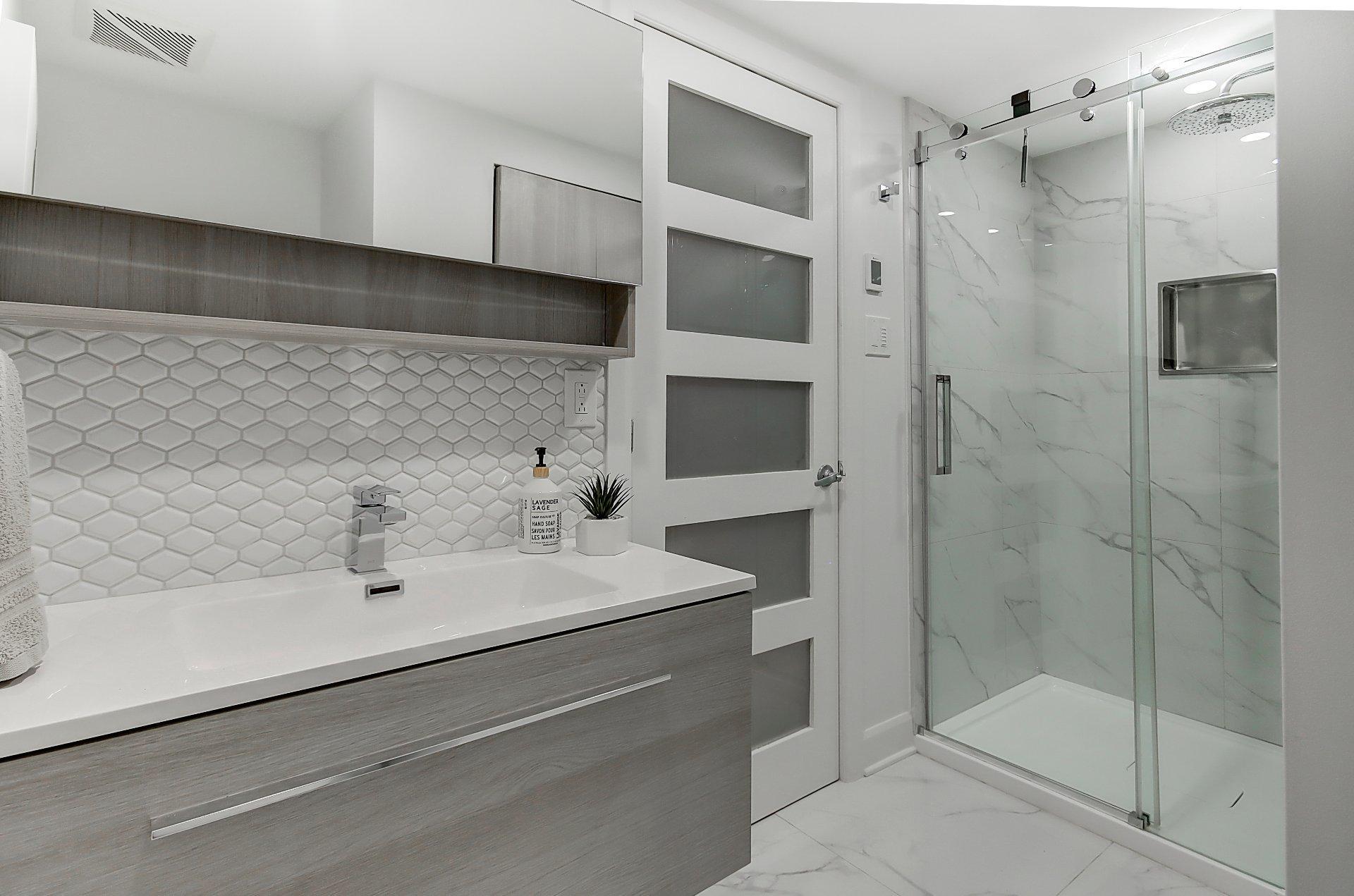 









475


Rue Beaumont E.

,
Saint-Bruno-de-Montarville,




QC
J3V2R2

