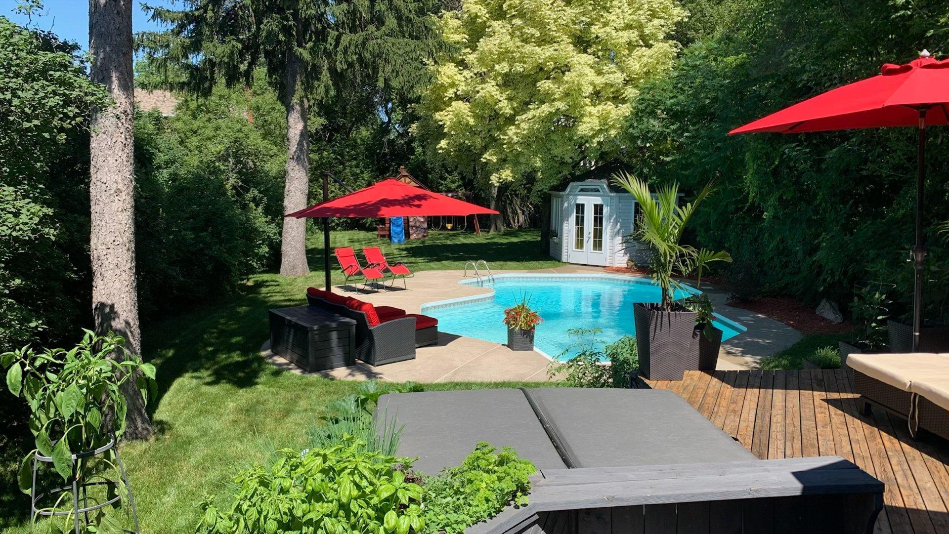 









475


Rue Beaumont E.

,
Saint-Bruno-de-Montarville,




QC
J3V2R2

