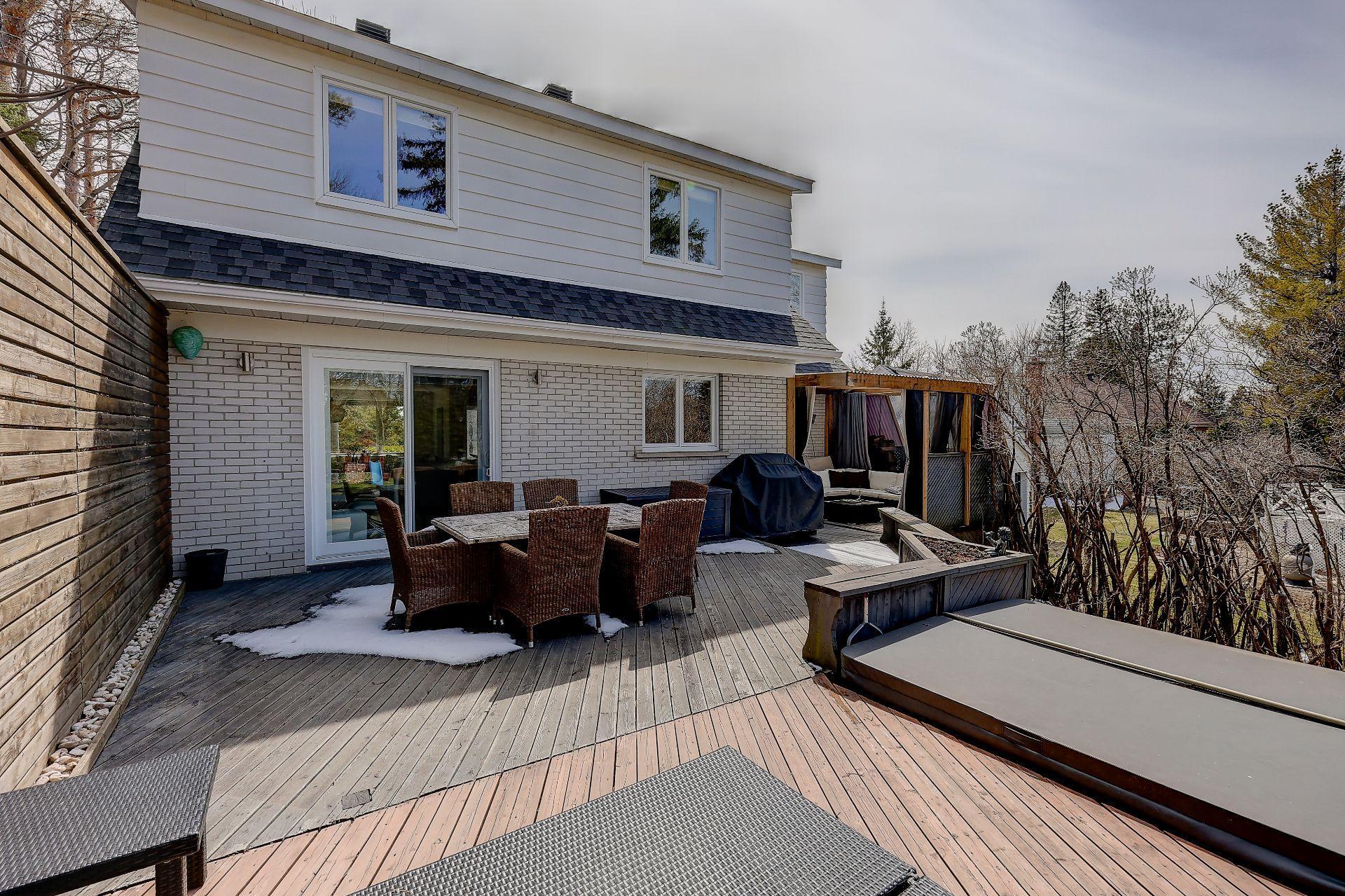









475


Rue Beaumont E.

,
Saint-Bruno-de-Montarville,




QC
J3V2R2

