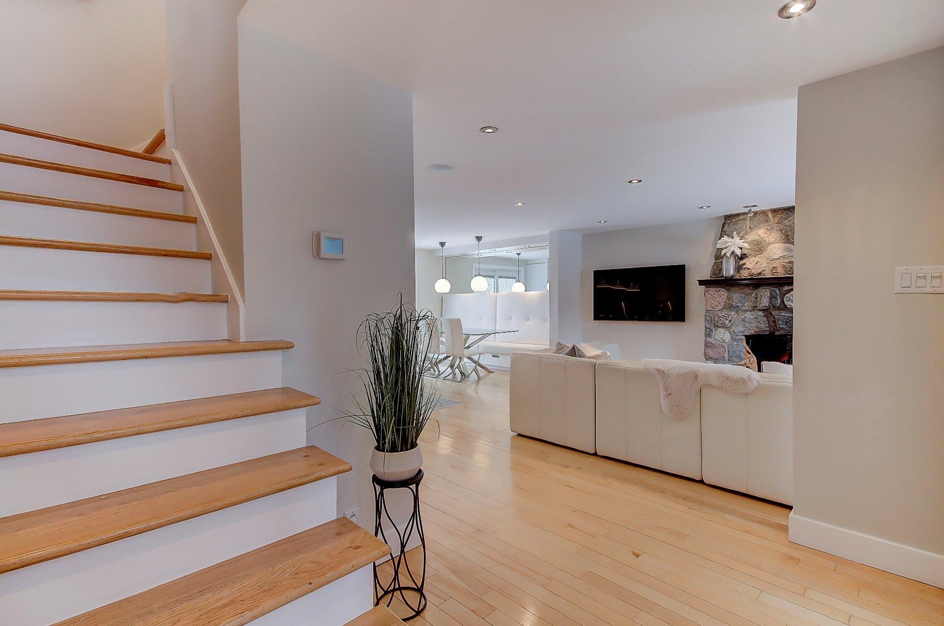 









475


Rue Beaumont E.

,
Saint-Bruno-de-Montarville,




QC
J3V2R2

