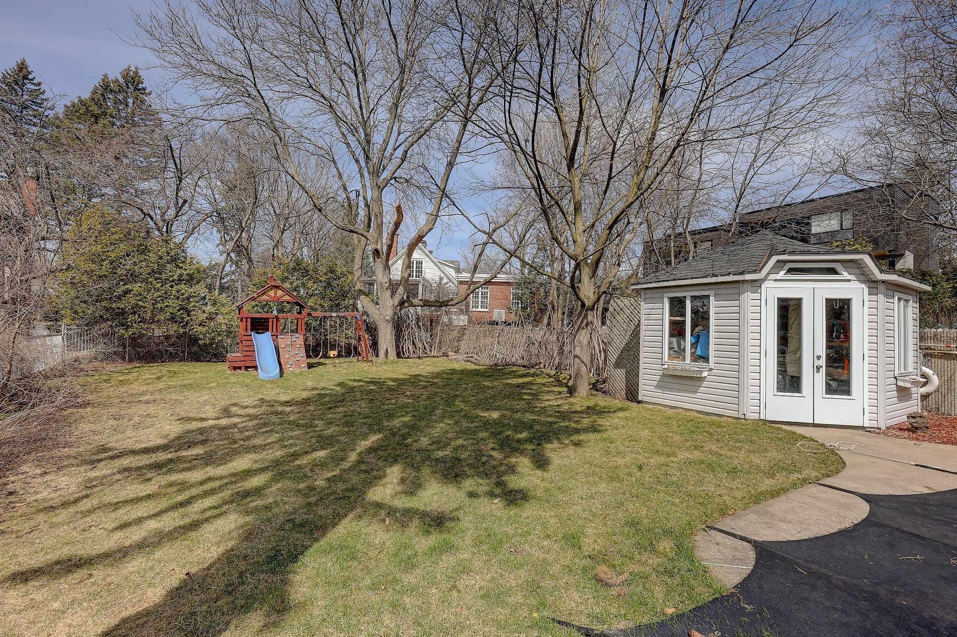 









475


Rue Beaumont E.

,
Saint-Bruno-de-Montarville,




QC
J3V2R2

