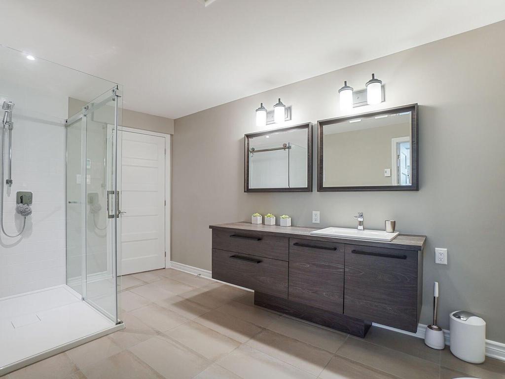 









64


Boul. de la Marine

,
Varennes,




QC
J3X2C2

