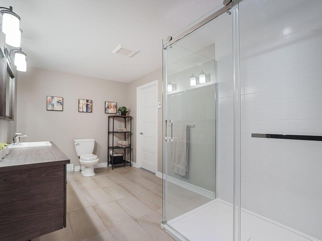 









64


Boul. de la Marine

,
Varennes,




QC
J3X2C2

