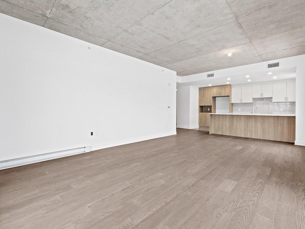 









244


Boul. Hymus

, 201,
Pointe-Claire,




QC
H9R1G3

