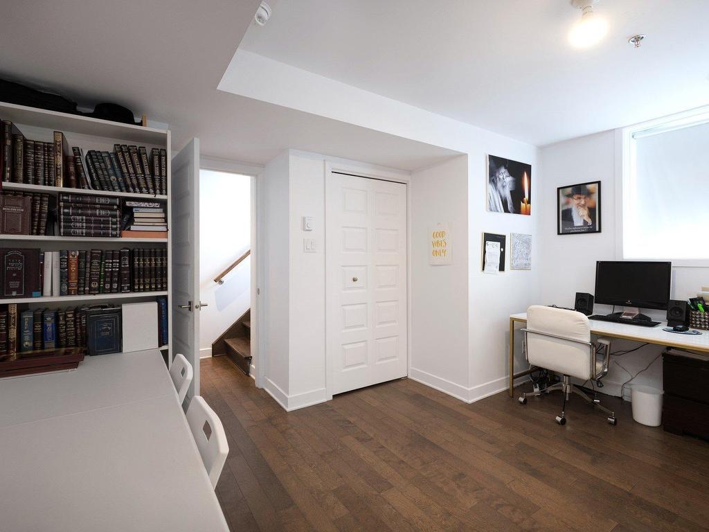 









7369B


Ch. Kildare

,
Côte-Saint-Luc,




QC
H4W0B8

