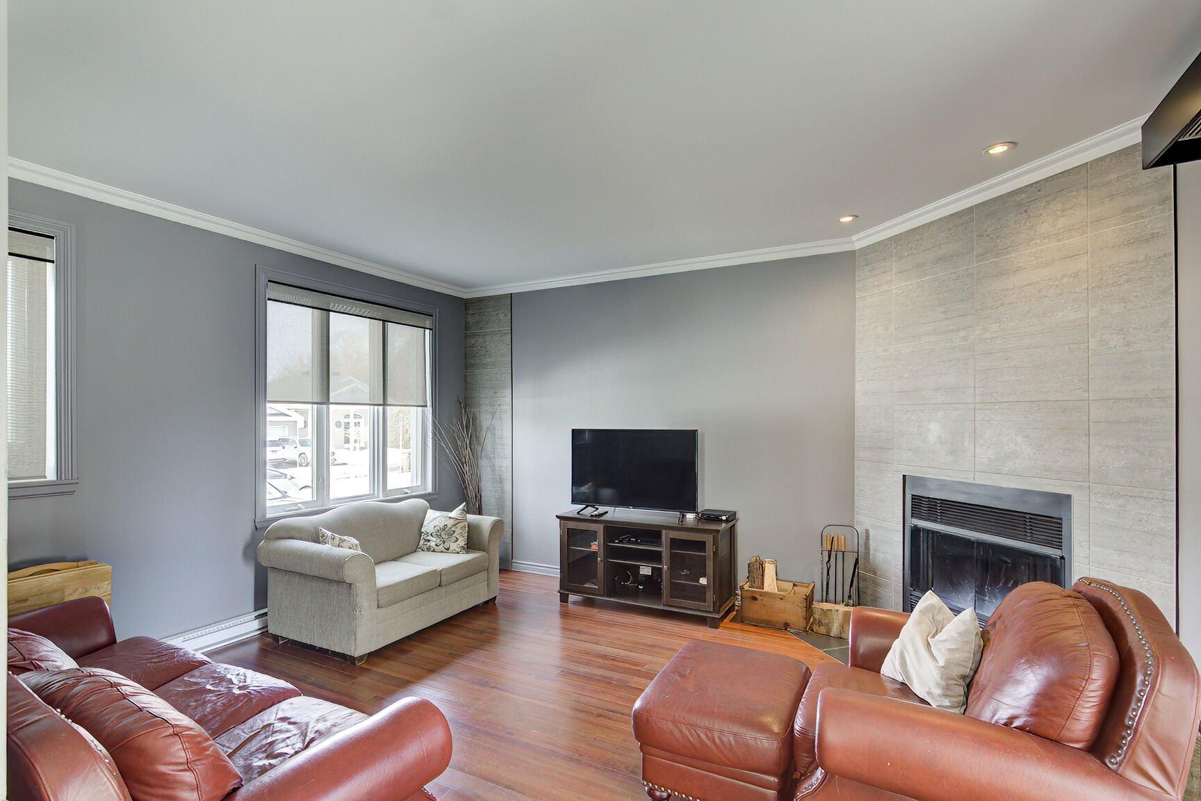 









1245


Crois. Magellan

,
Sainte-Catherine,




QC
J5C2A3

