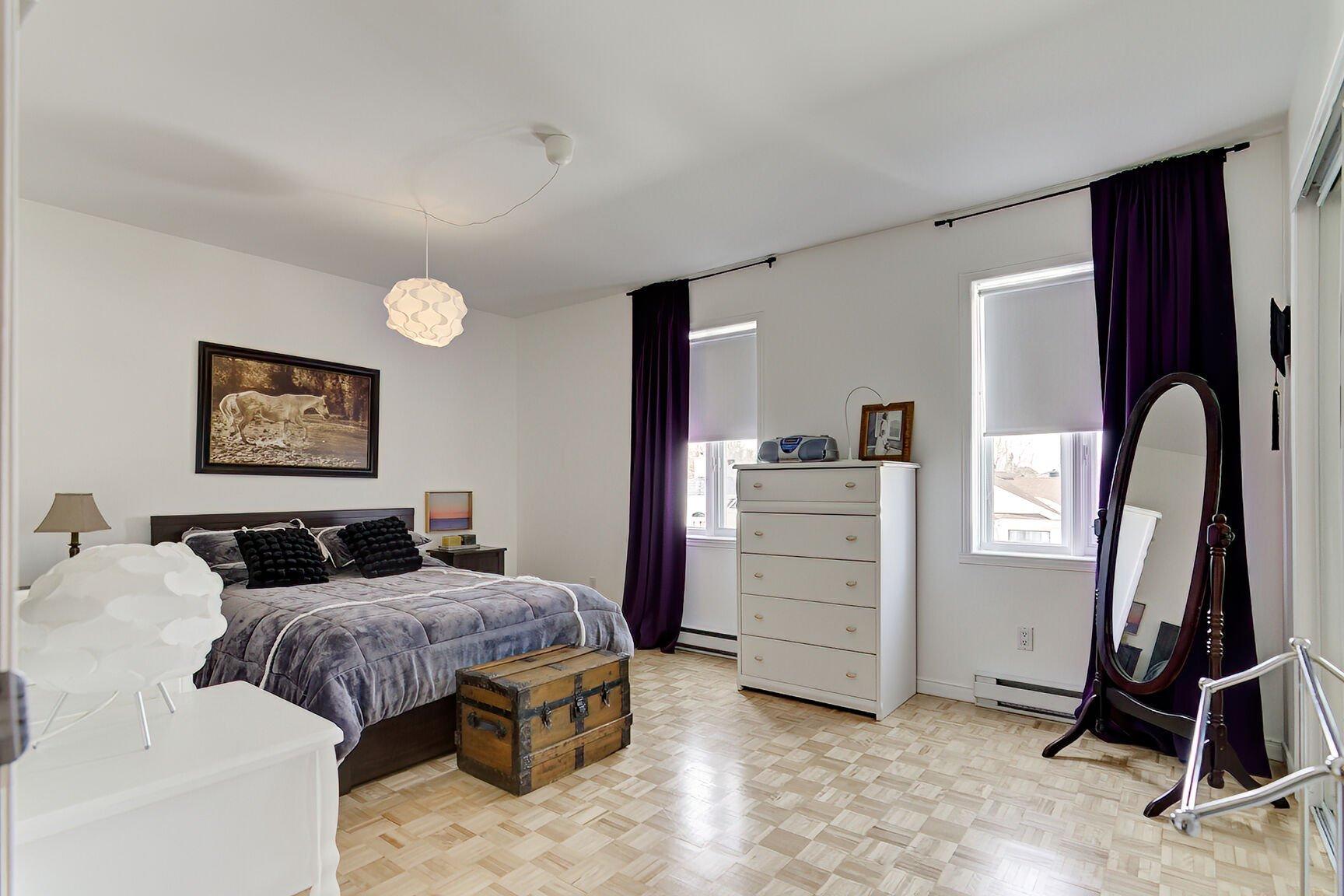 









1245


Crois. Magellan

,
Sainte-Catherine,




QC
J5C2A3

