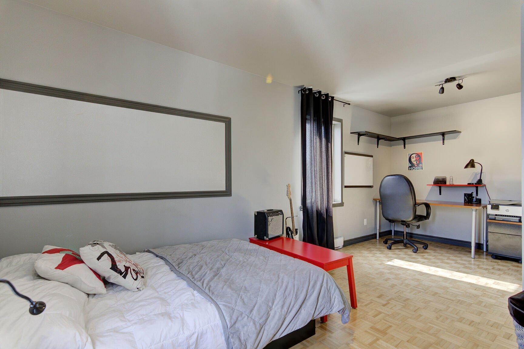 









1245


Crois. Magellan

,
Sainte-Catherine,




QC
J5C2A3

