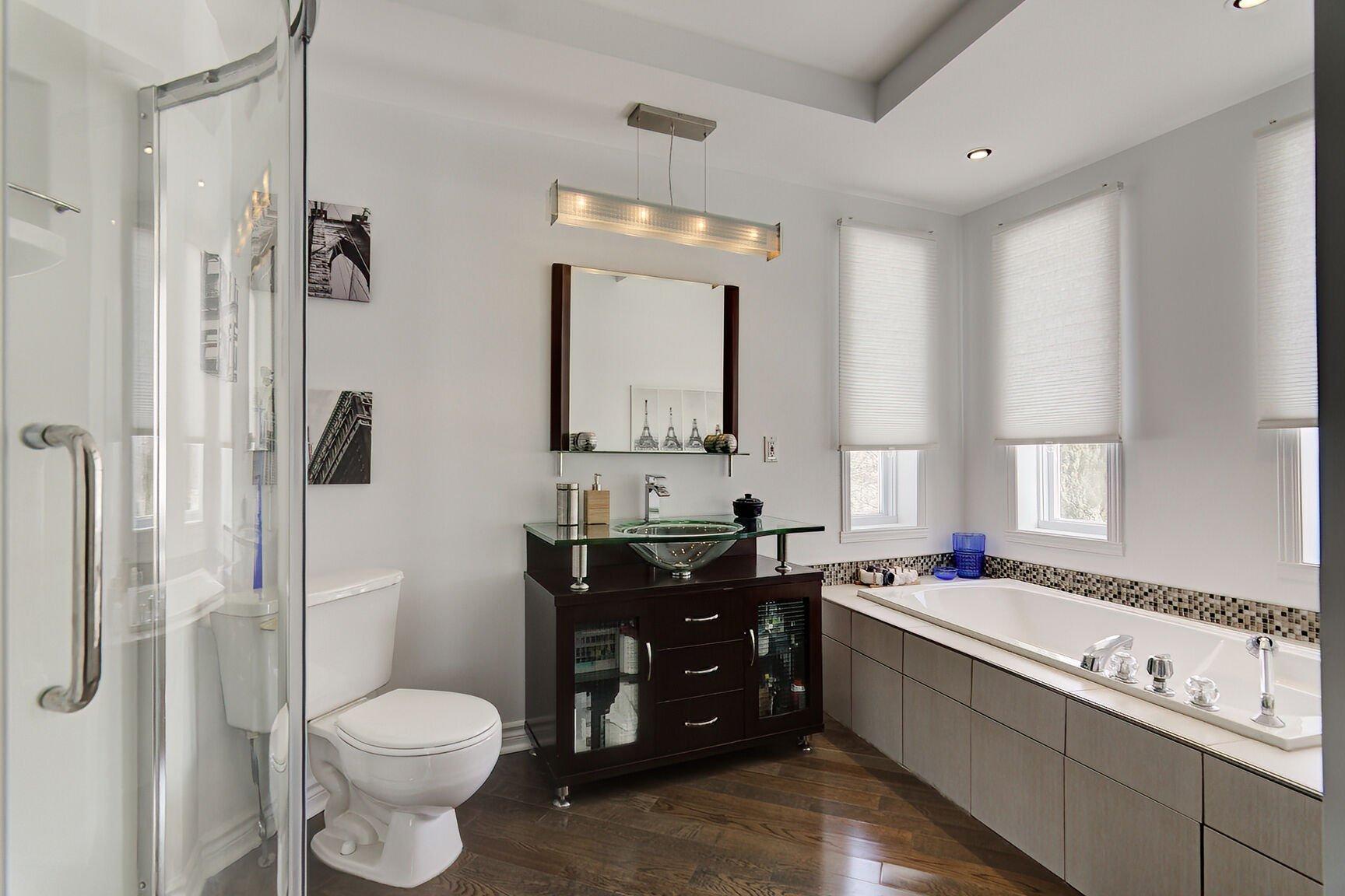 









1245


Crois. Magellan

,
Sainte-Catherine,




QC
J5C2A3

