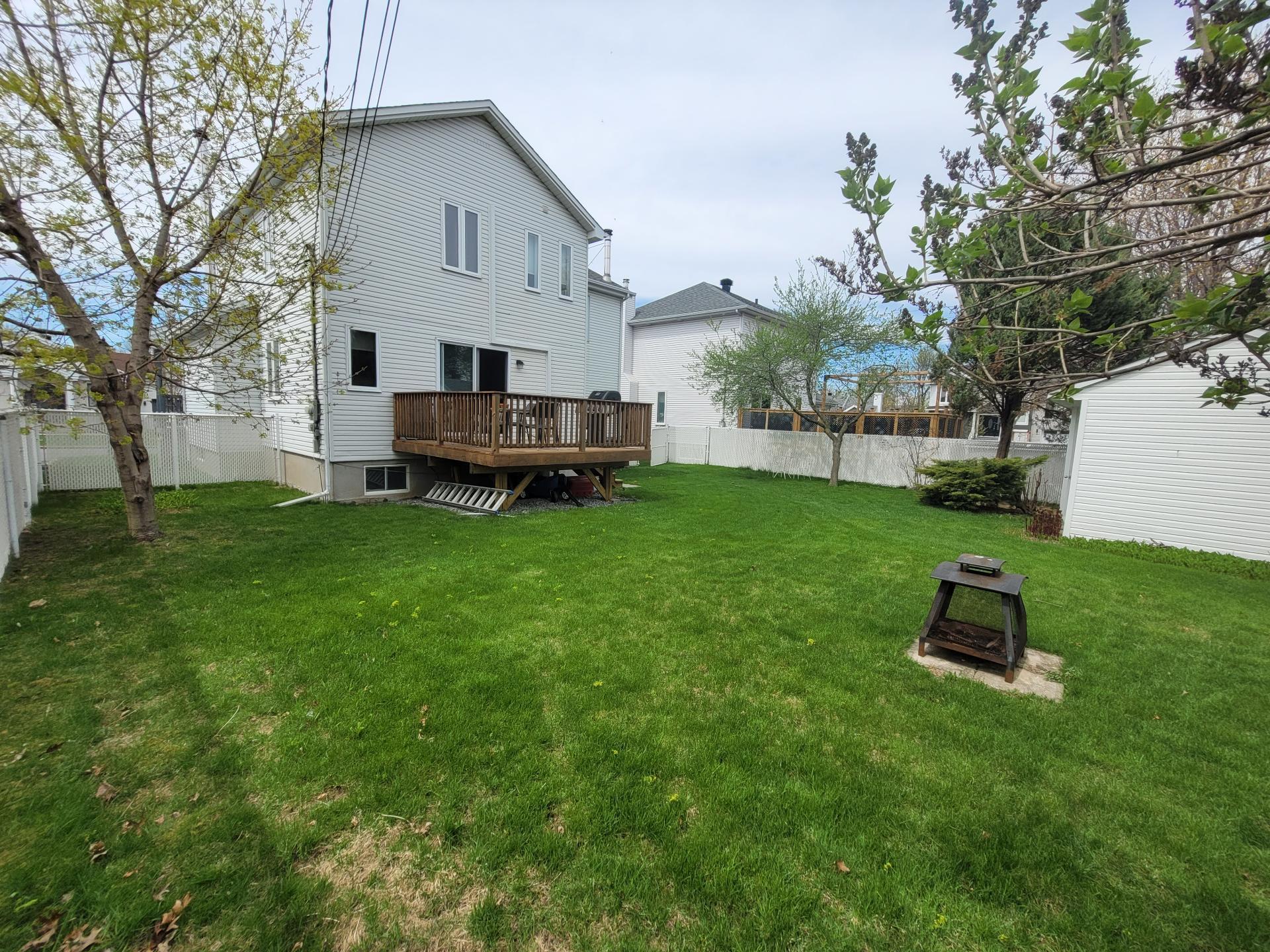 









1245


Crois. Magellan

,
Sainte-Catherine,




QC
J5C2A3

