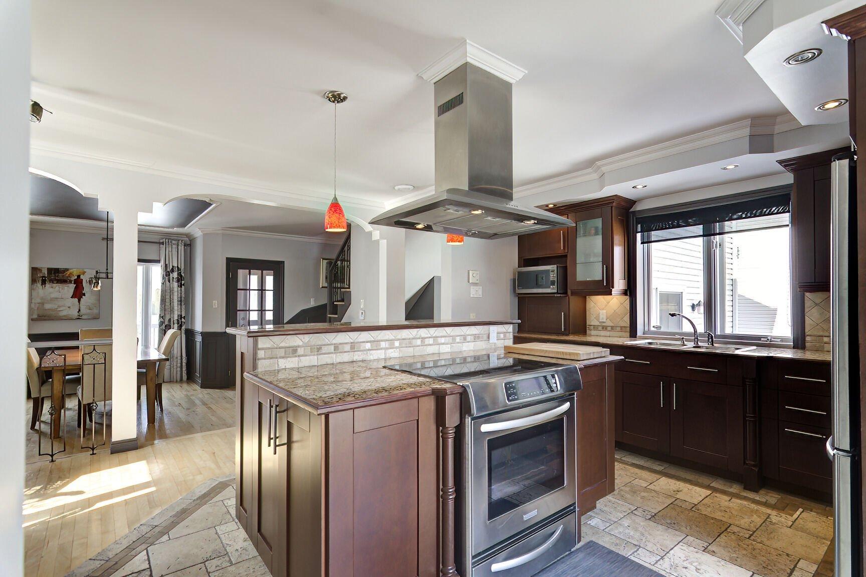 









1245


Crois. Magellan

,
Sainte-Catherine,




QC
J5C2A3

