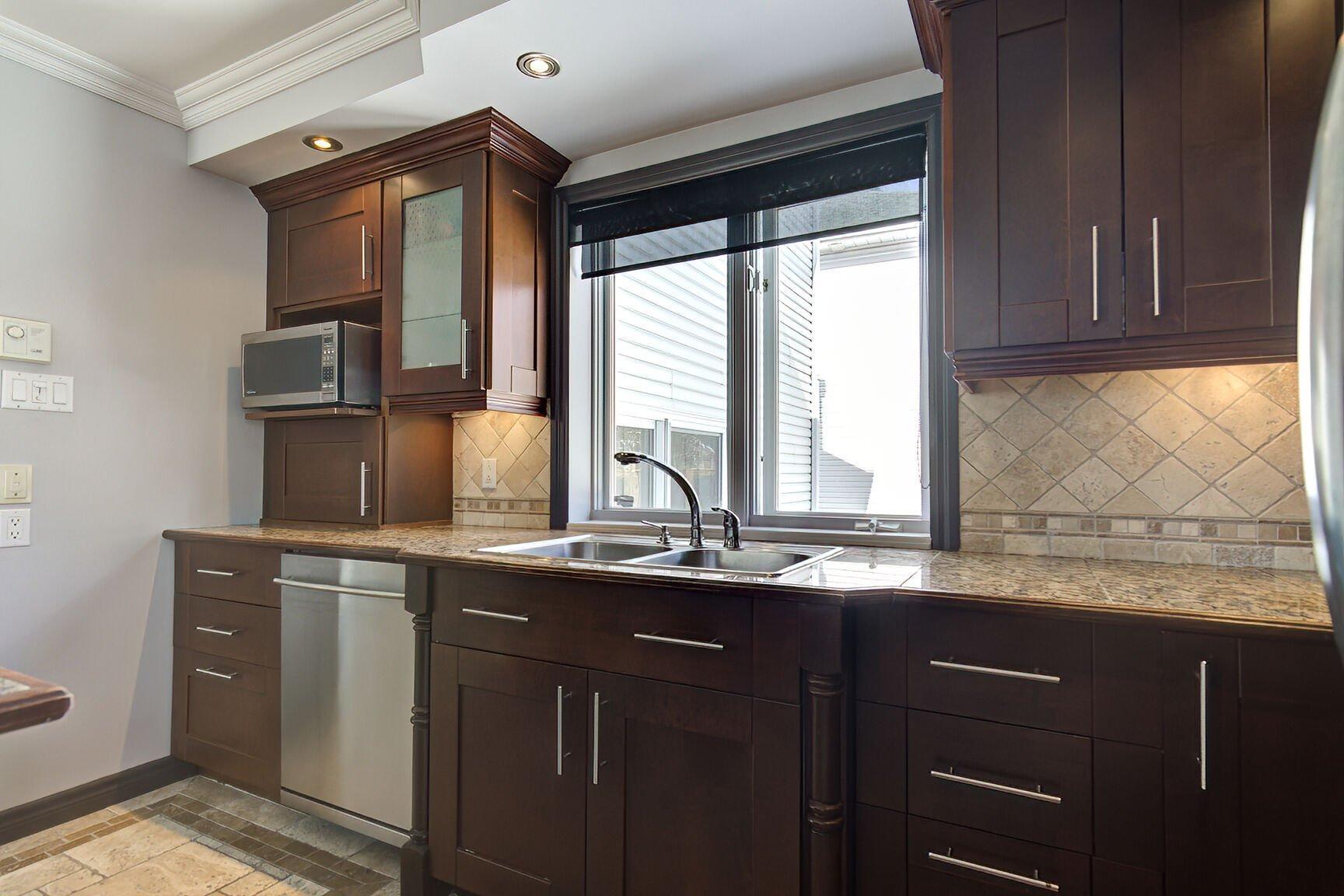 









1245


Crois. Magellan

,
Sainte-Catherine,




QC
J5C2A3

