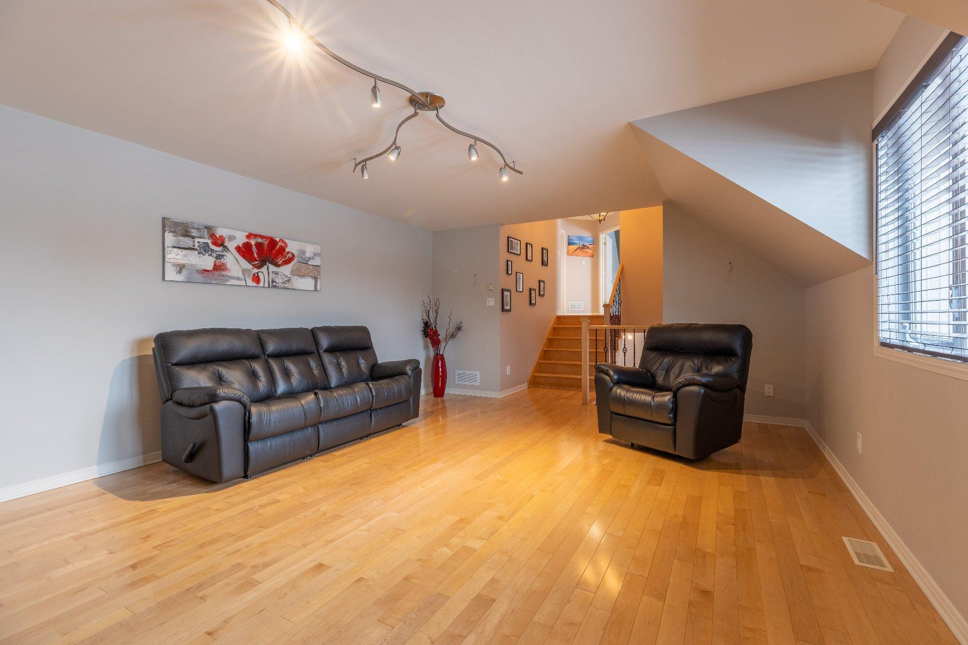









83


Rue Jean-Paul-Lemieux

,
Notre-Dame-de-l'Île-Perrot,




QC
J7W1P4

