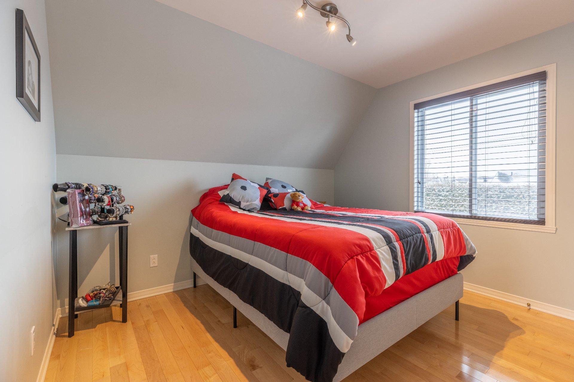 









83


Rue Jean-Paul-Lemieux

,
Notre-Dame-de-l'Île-Perrot,




QC
J7W1P4

