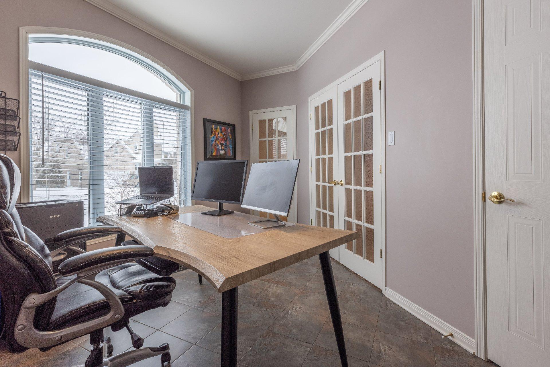 









83


Rue Jean-Paul-Lemieux

,
Notre-Dame-de-l'Île-Perrot,




QC
J7W1P4

