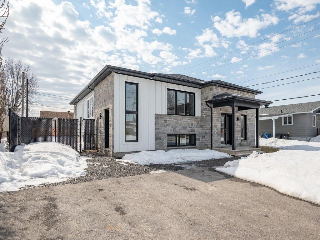 









36


Rue Boyer

,
Saint-Constant,




QC
J5A2G7

