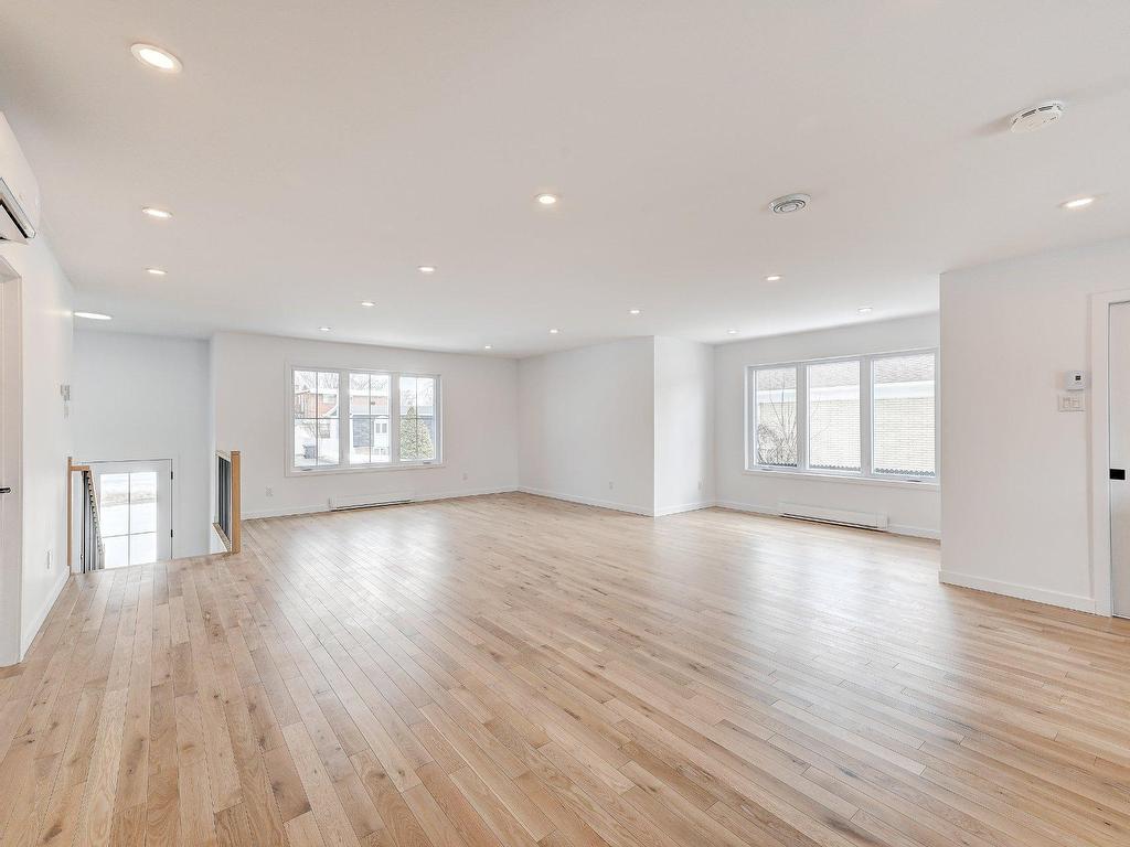 









36


Rue Boyer

,
Saint-Constant,




QC
J5A2G7

