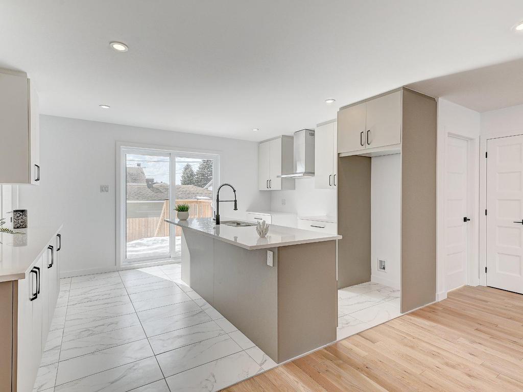 









36


Rue Boyer

,
Saint-Constant,




QC
J5A2G7

