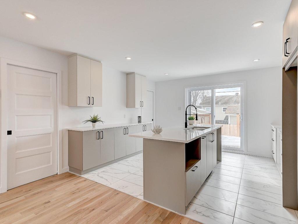 









36


Rue Boyer

,
Saint-Constant,




QC
J5A2G7


