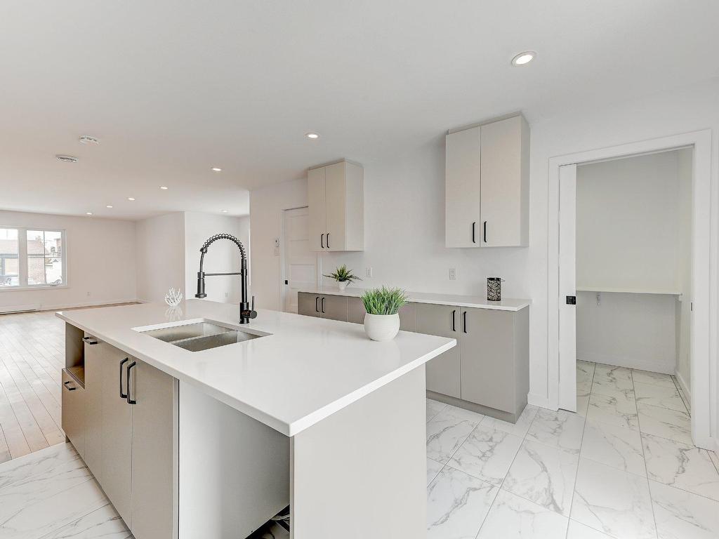 









36


Rue Boyer

,
Saint-Constant,




QC
J5A2G7

