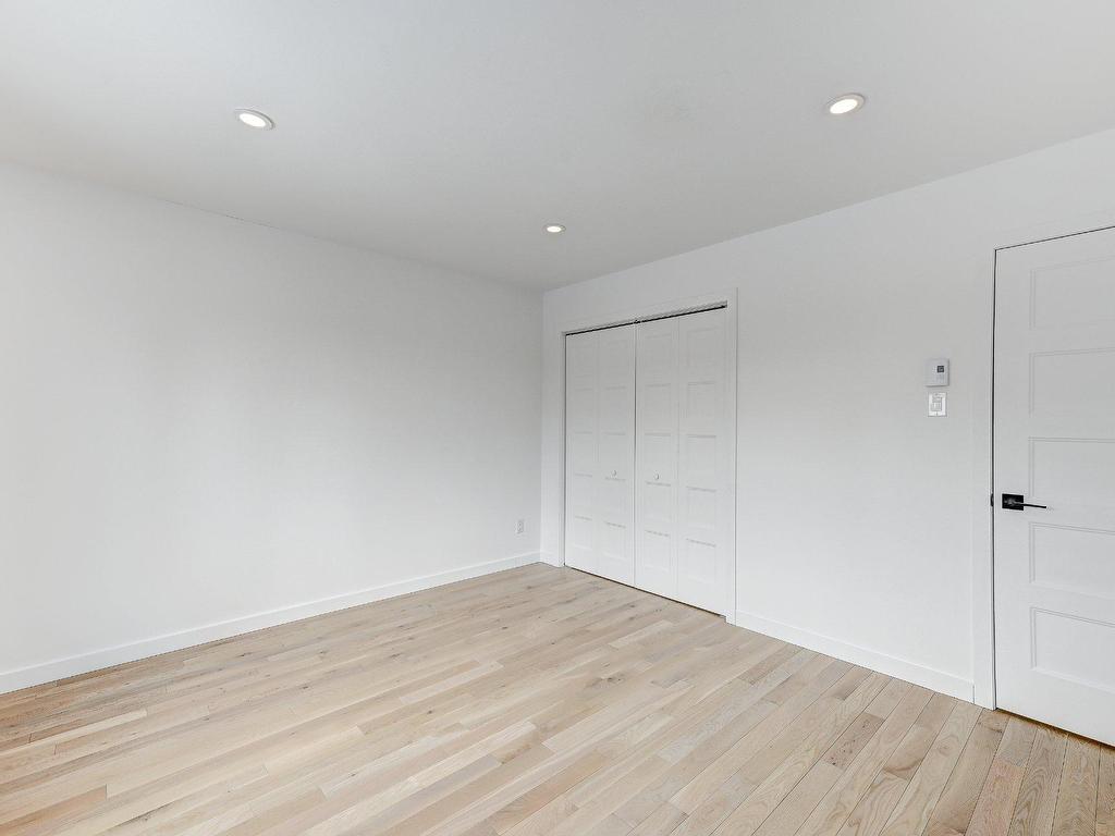 









36


Rue Boyer

,
Saint-Constant,




QC
J5A2G7


