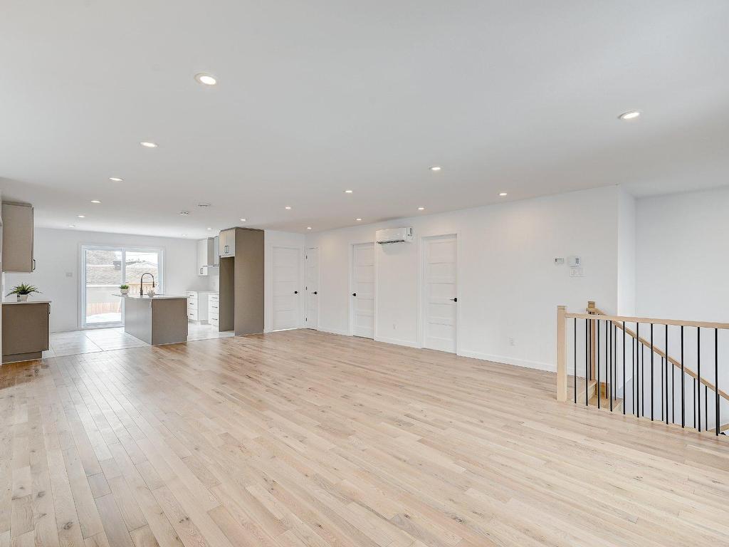 









36


Rue Boyer

,
Saint-Constant,




QC
J5A2G7

