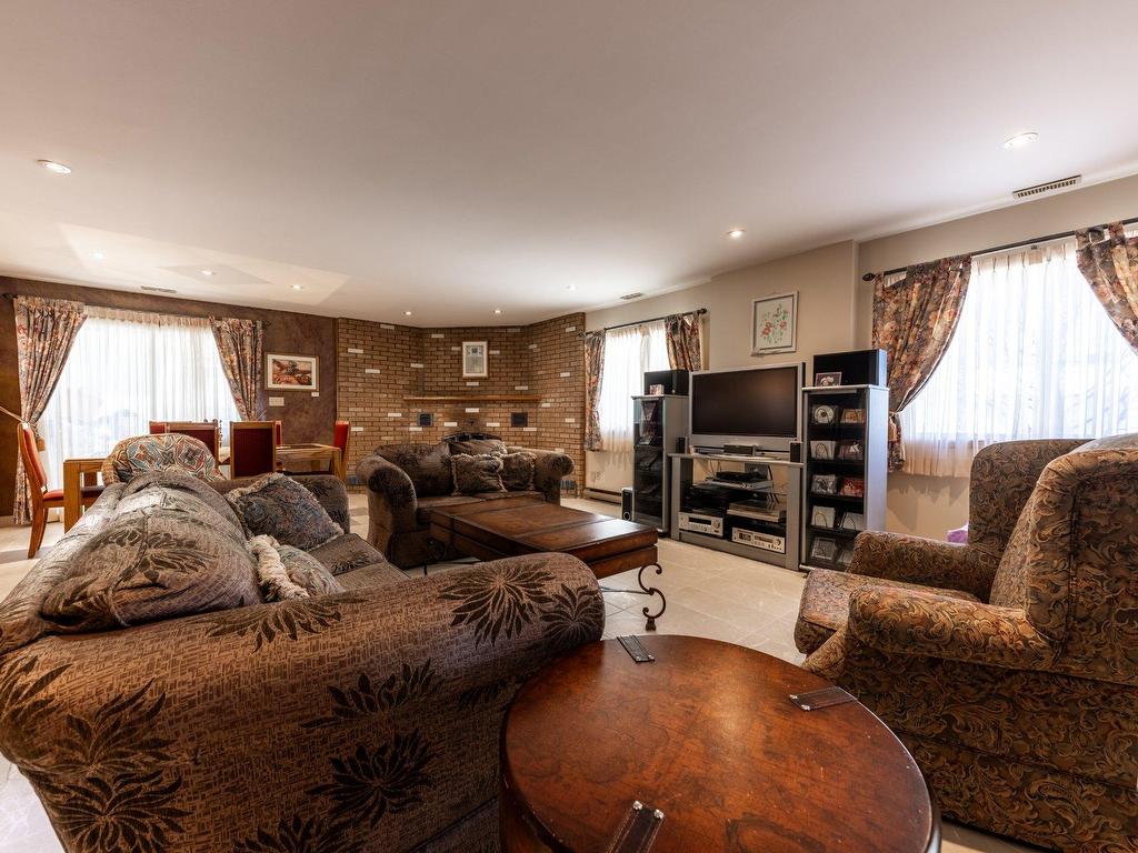 









10480


Boul. Gouin E.

,
Montréal (Rivière-des-Prairies/Pointe-aux-Trembles),




QC
H1C1B1

