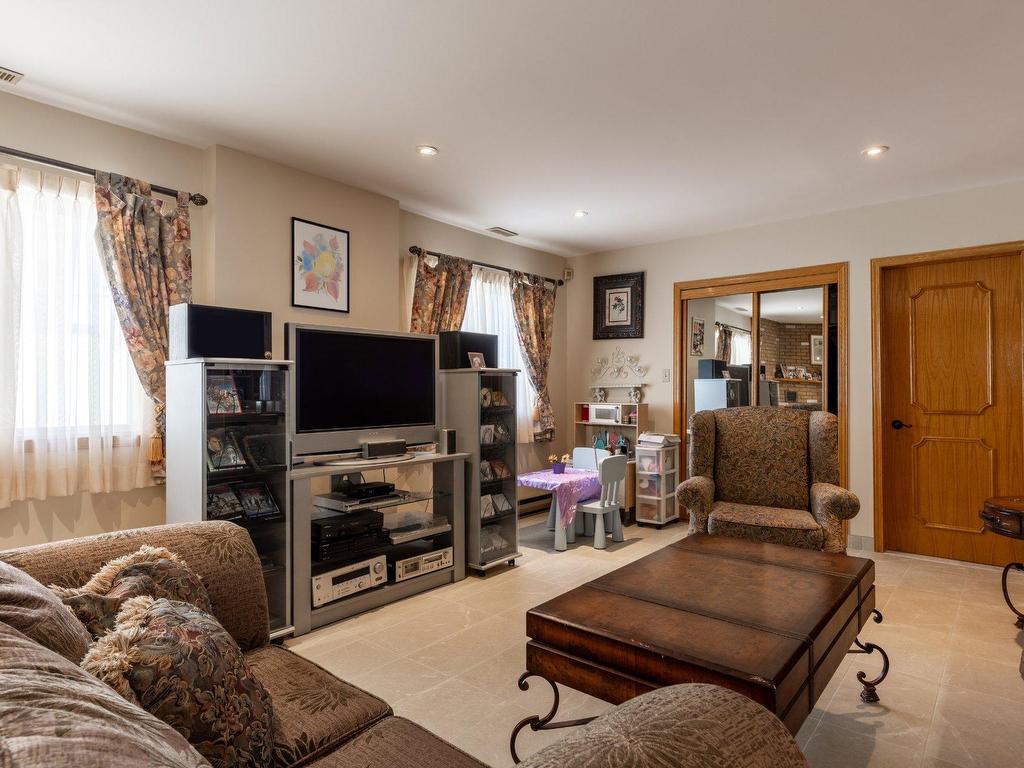 









10480


Boul. Gouin E.

,
Montréal (Rivière-des-Prairies/Pointe-aux-Trembles),




QC
H1C1B1

