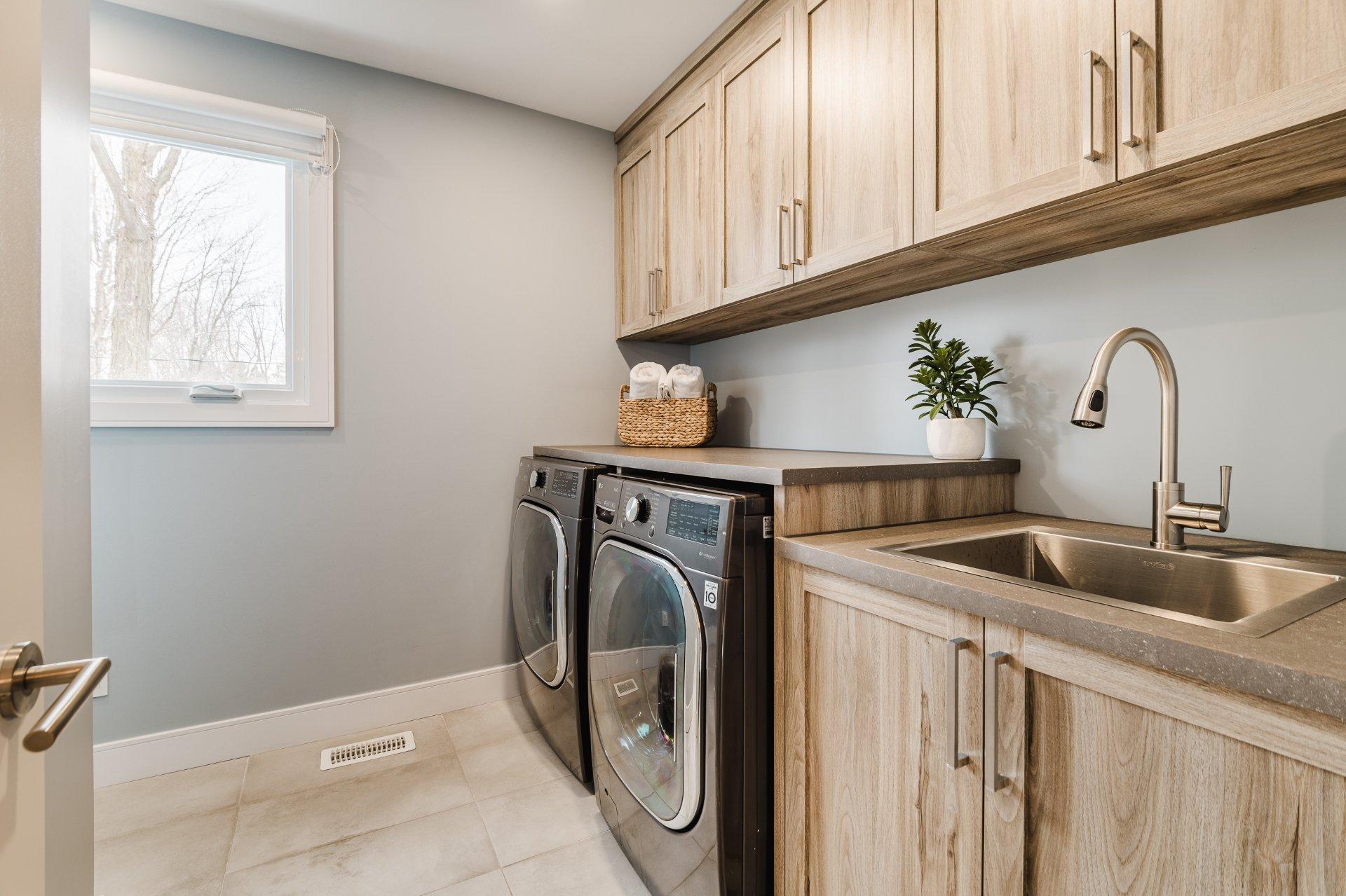 









1735


Rue de Montpellier

,
Saint-Bruno-de-Montarville,




QC
J3V4P4

