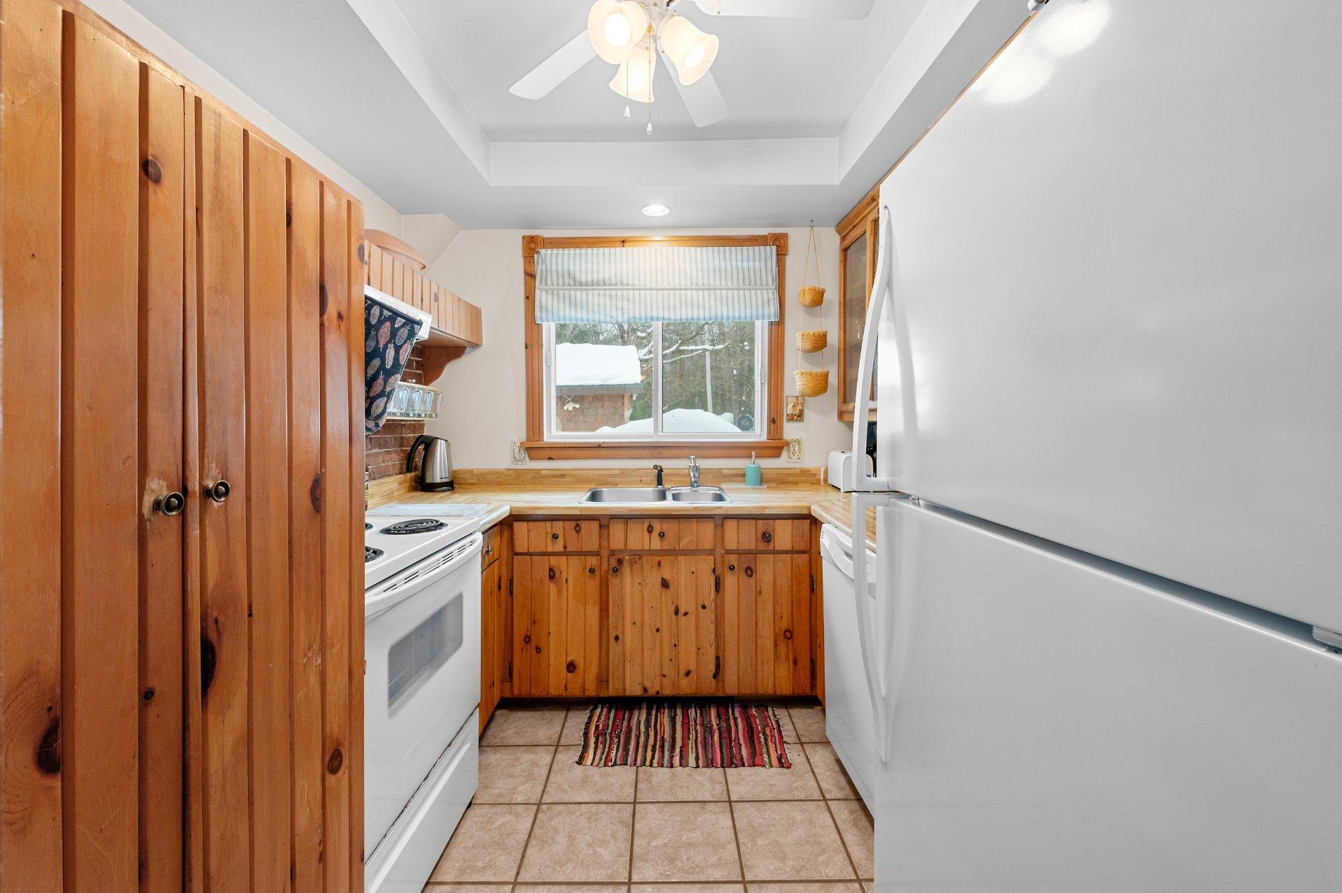









2180


Av. du Mont-Vert

,
Val-David,




QC
J0T2N0

