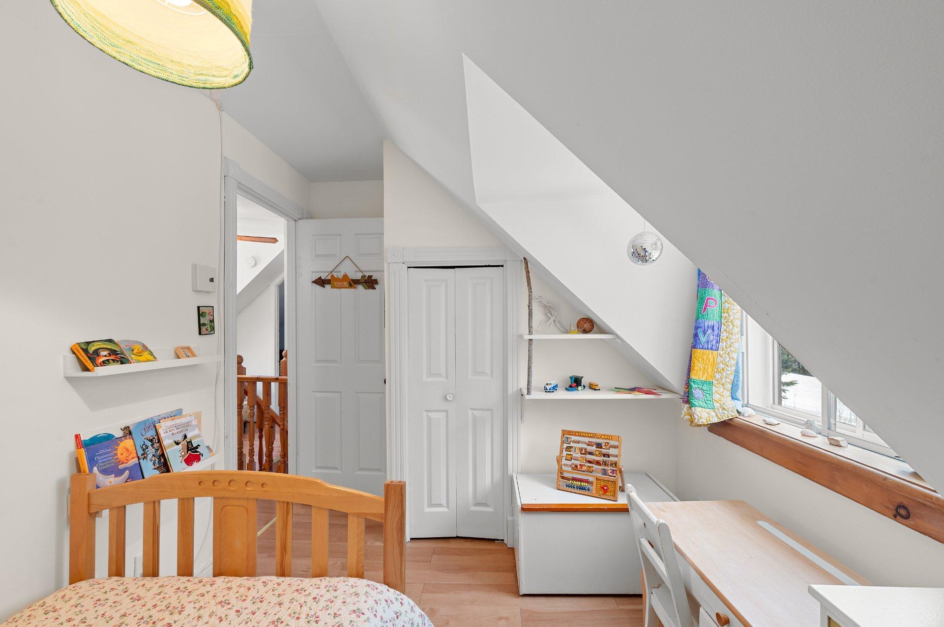 









2180


Av. du Mont-Vert

,
Val-David,




QC
J0T2N0

