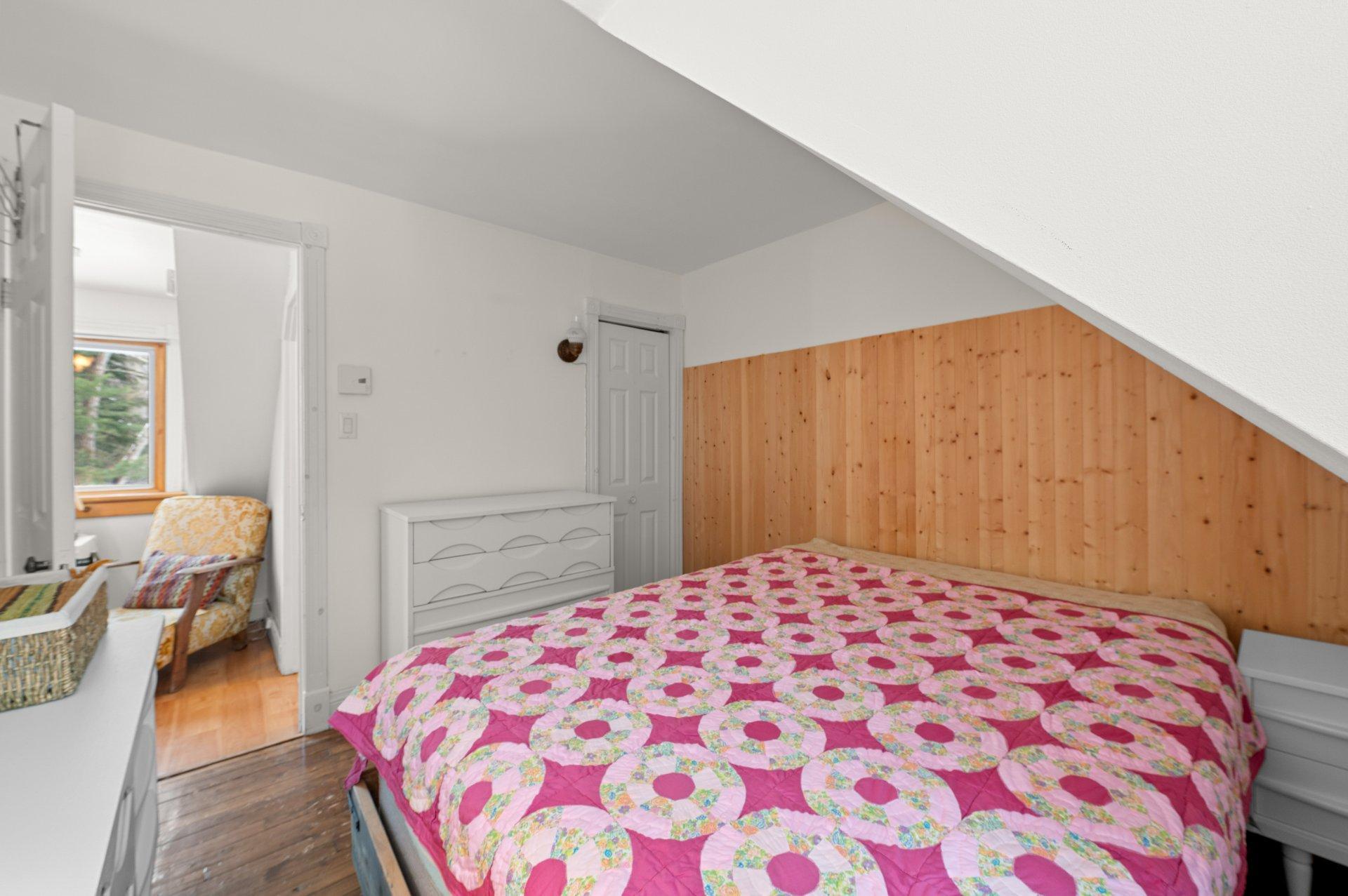 









2180


Av. du Mont-Vert

,
Val-David,




QC
J0T2N0

