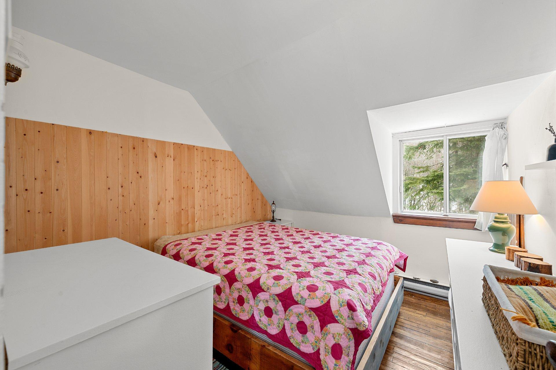 









2180


Av. du Mont-Vert

,
Val-David,




QC
J0T2N0

