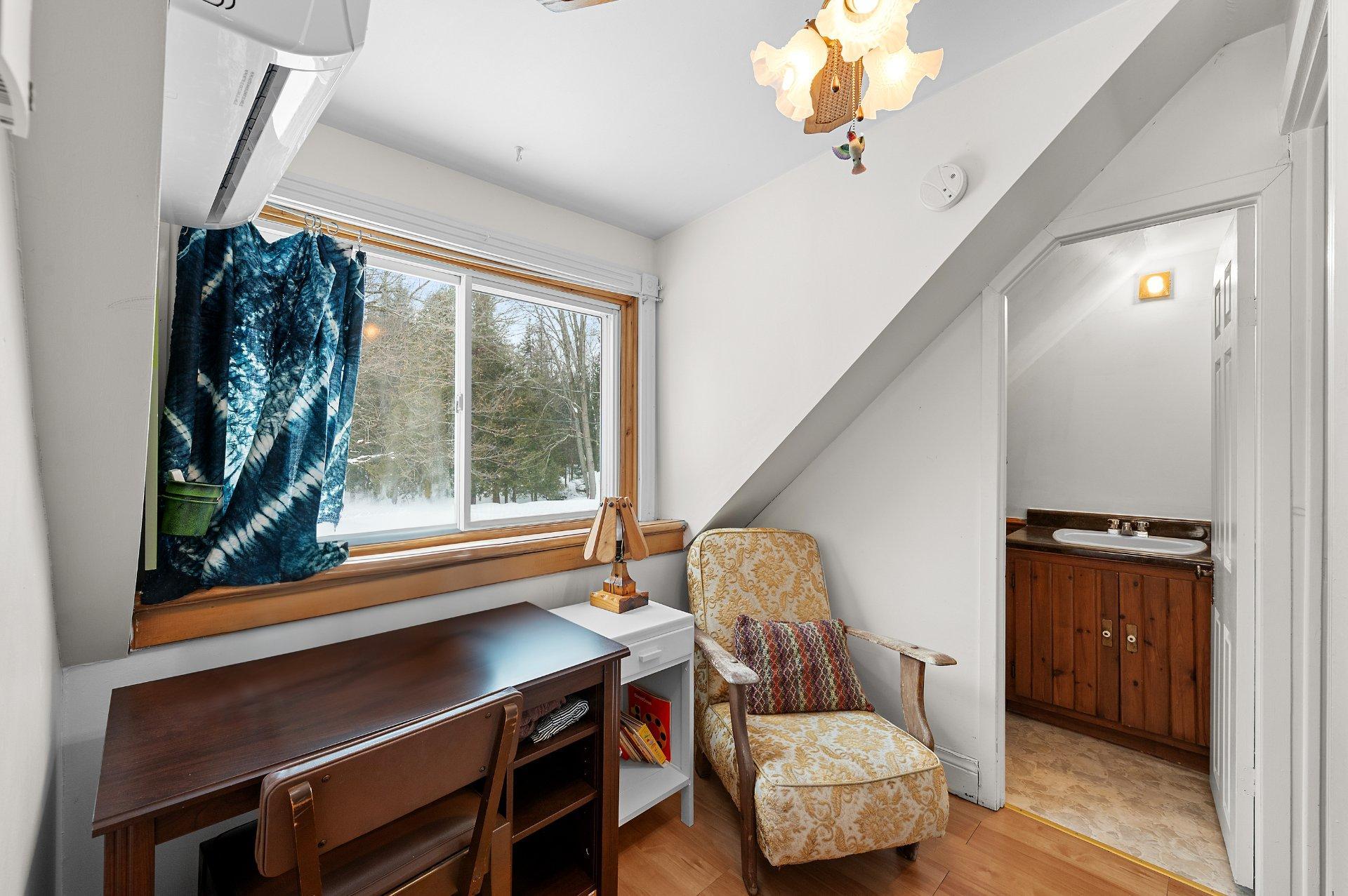 









2180


Av. du Mont-Vert

,
Val-David,




QC
J0T2N0

