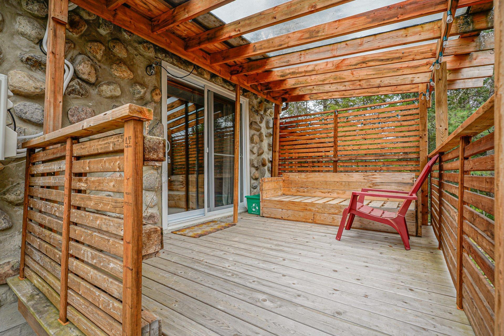 









2180


Av. du Mont-Vert

,
Val-David,




QC
J0T2N0

