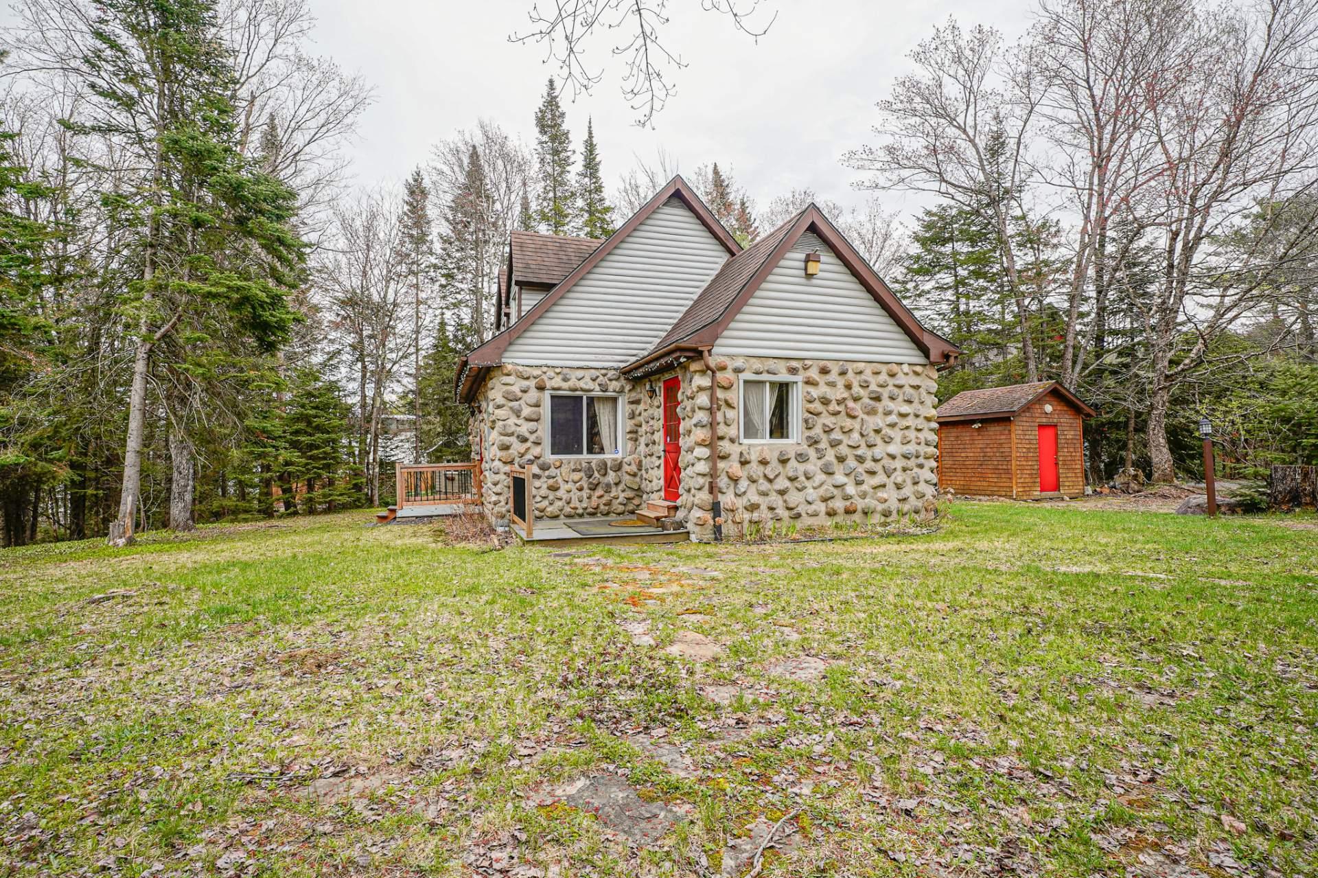 









2180


Av. du Mont-Vert

,
Val-David,




QC
J0T2N0

