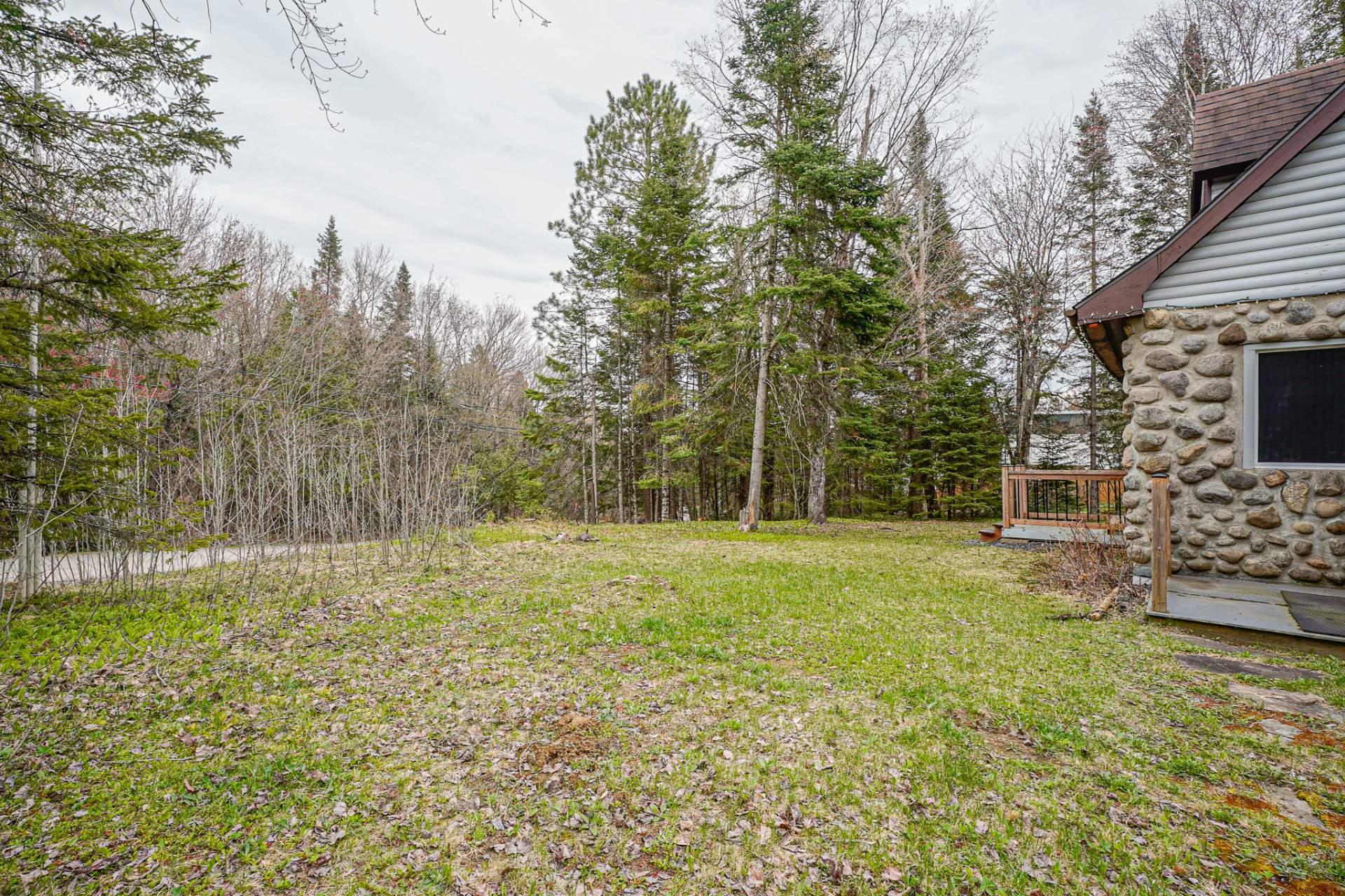 









2180


Av. du Mont-Vert

,
Val-David,




QC
J0T2N0

