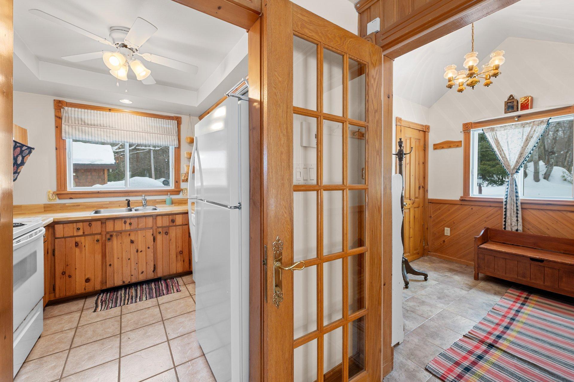 









2180


Av. du Mont-Vert

,
Val-David,




QC
J0T2N0

