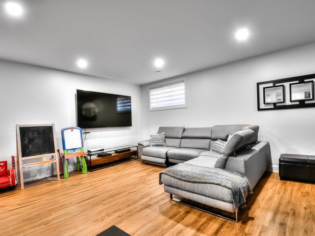 









6


Rue Arcand

,
Saint-Jean-sur-Richelieu,




QC
J2X5M6

