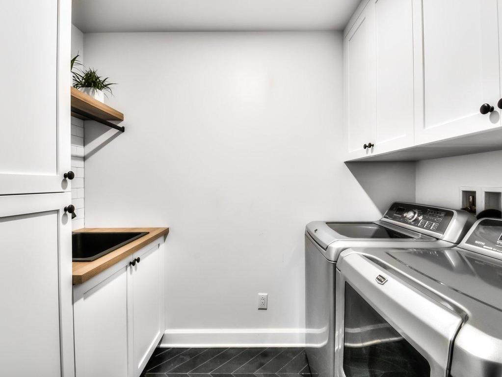 









6


Rue Arcand

,
Saint-Jean-sur-Richelieu,




QC
J2X5M6


