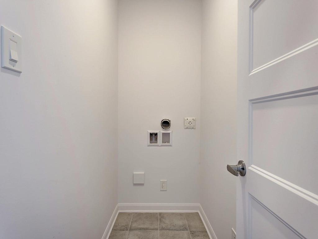 









868


Rue de Chaumont

,
Saint-Jérôme,




QC
J5J0G7

