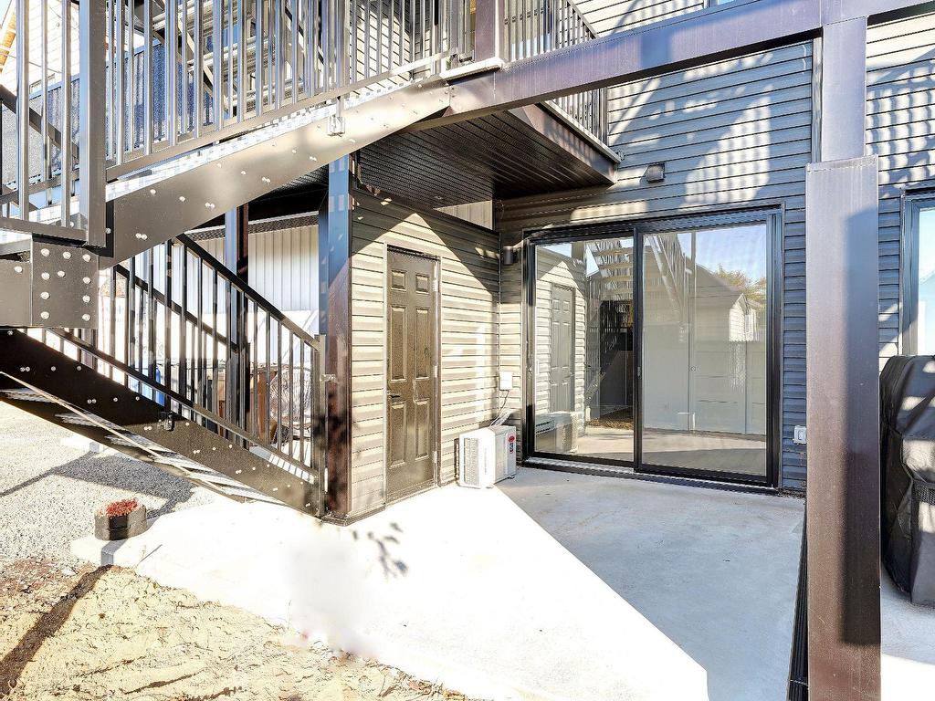 









868


Rue de Chaumont

,
Saint-Jérôme,




QC
J5J0G7

