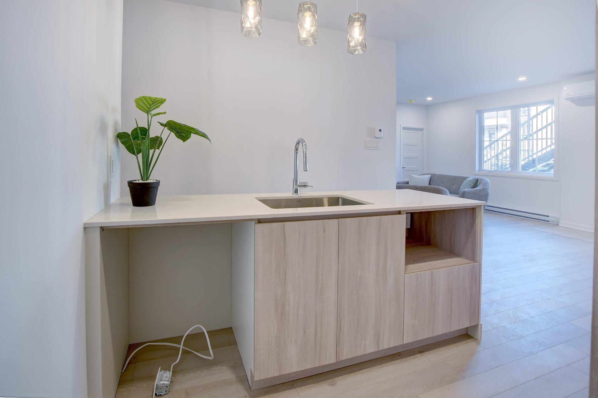 









868


Rue de Chaumont

,
Saint-Jérôme,




QC
J5J0G7

