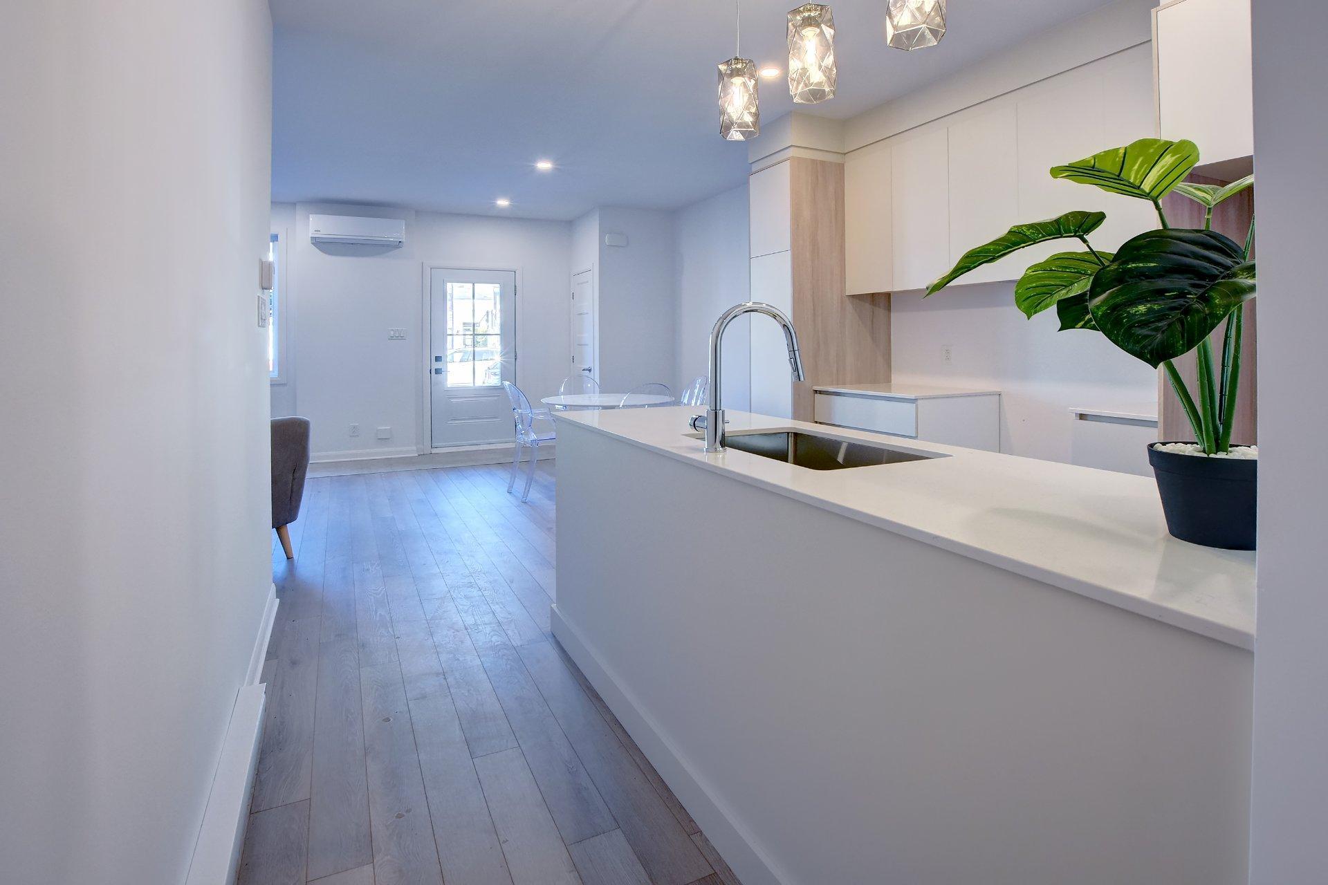 









868


Rue de Chaumont

,
Saint-Jérôme,




QC
J5J0G7

