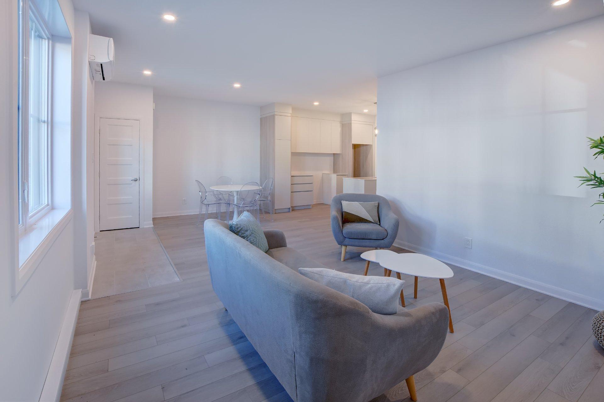









868


Rue de Chaumont

,
Saint-Jérôme,




QC
J5J0G7

