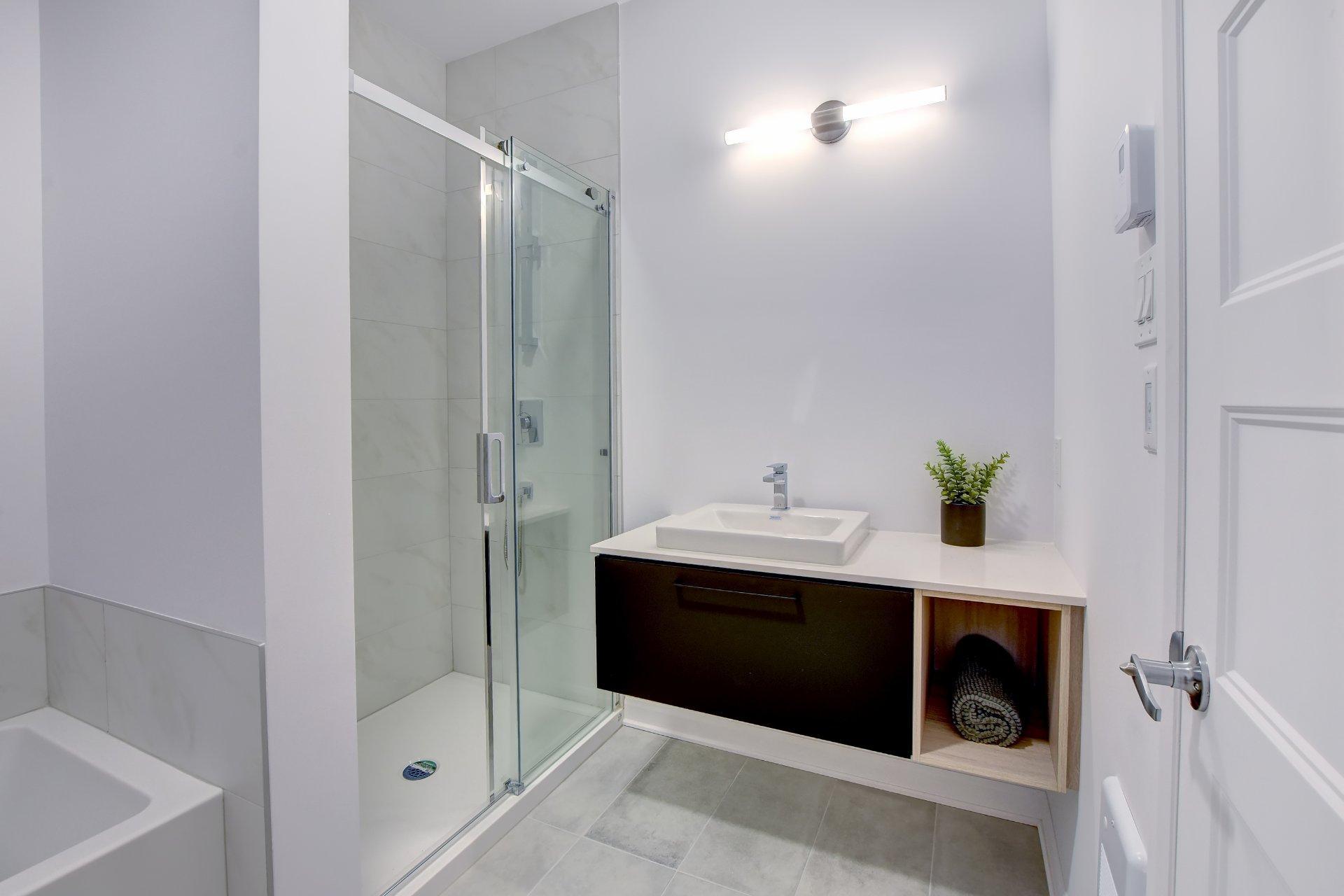 









868


Rue de Chaumont

,
Saint-Jérôme,




QC
J5J0G7

