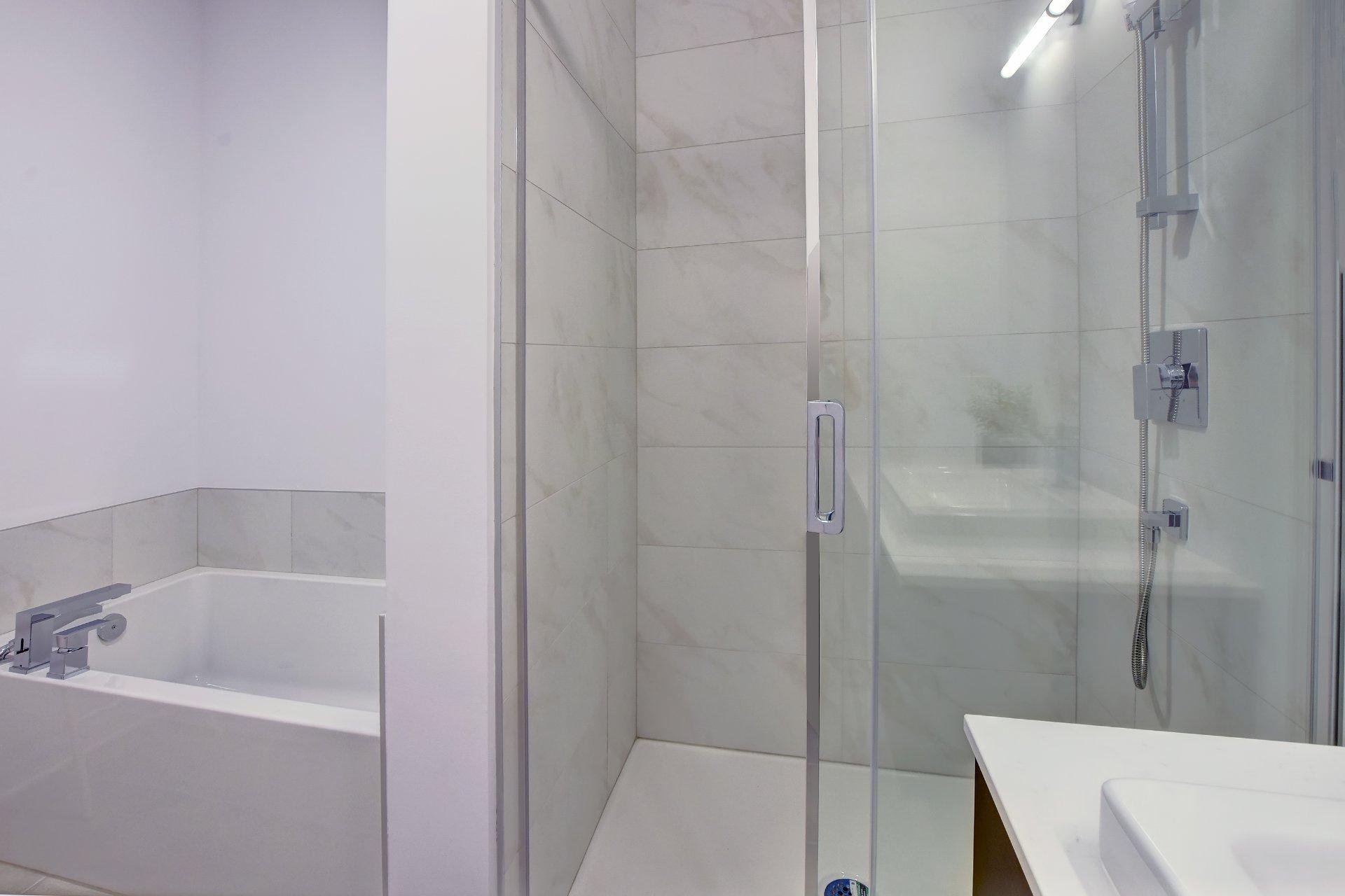 









868


Rue de Chaumont

,
Saint-Jérôme,




QC
J5J0G7

